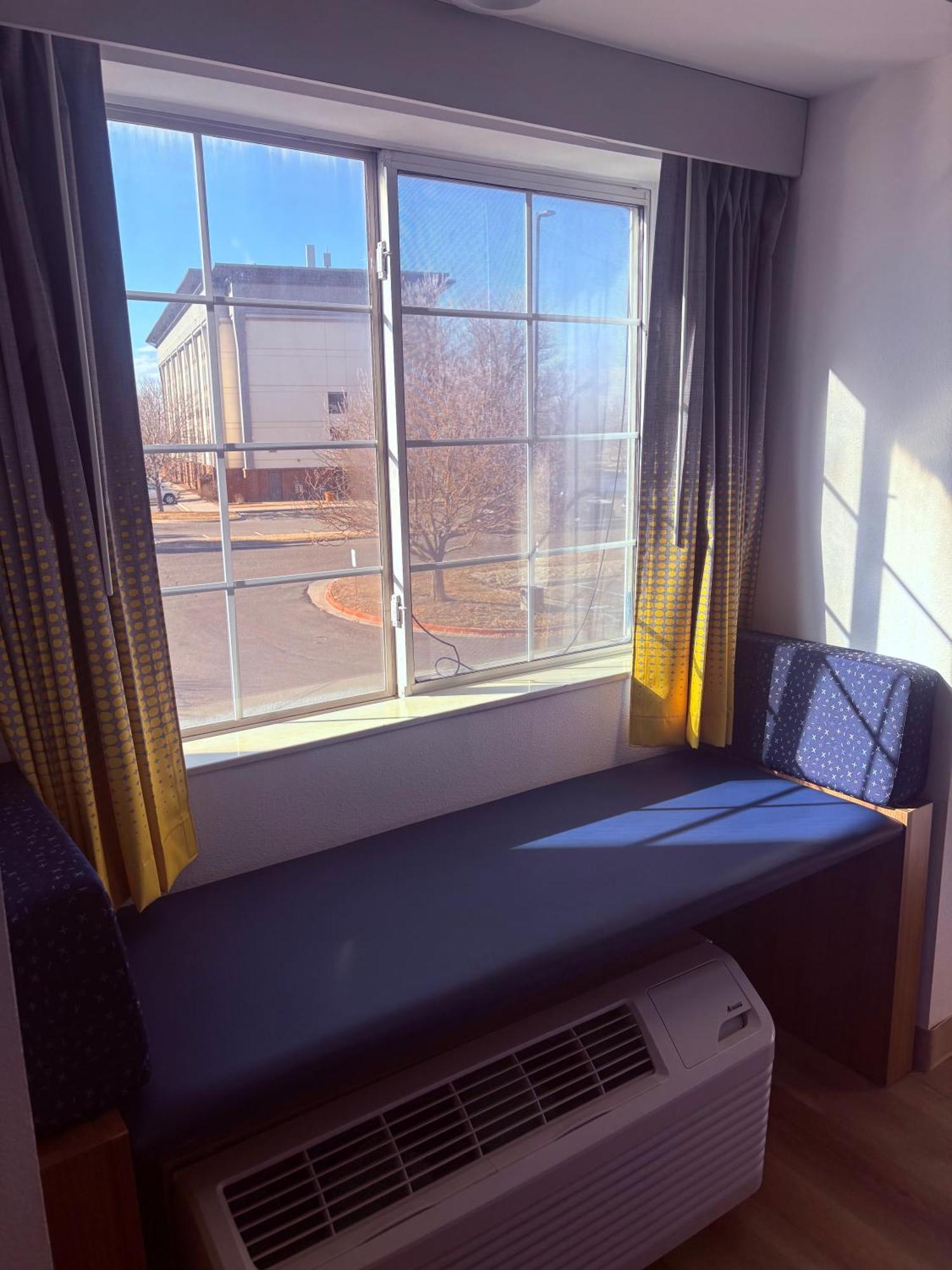Microtel Inn & Suites By Wyndham Denver Airport Exteriör bild