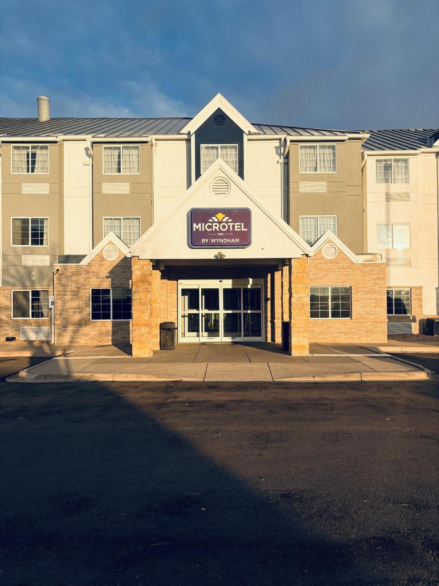 Microtel Inn & Suites By Wyndham Denver Airport Exteriör bild